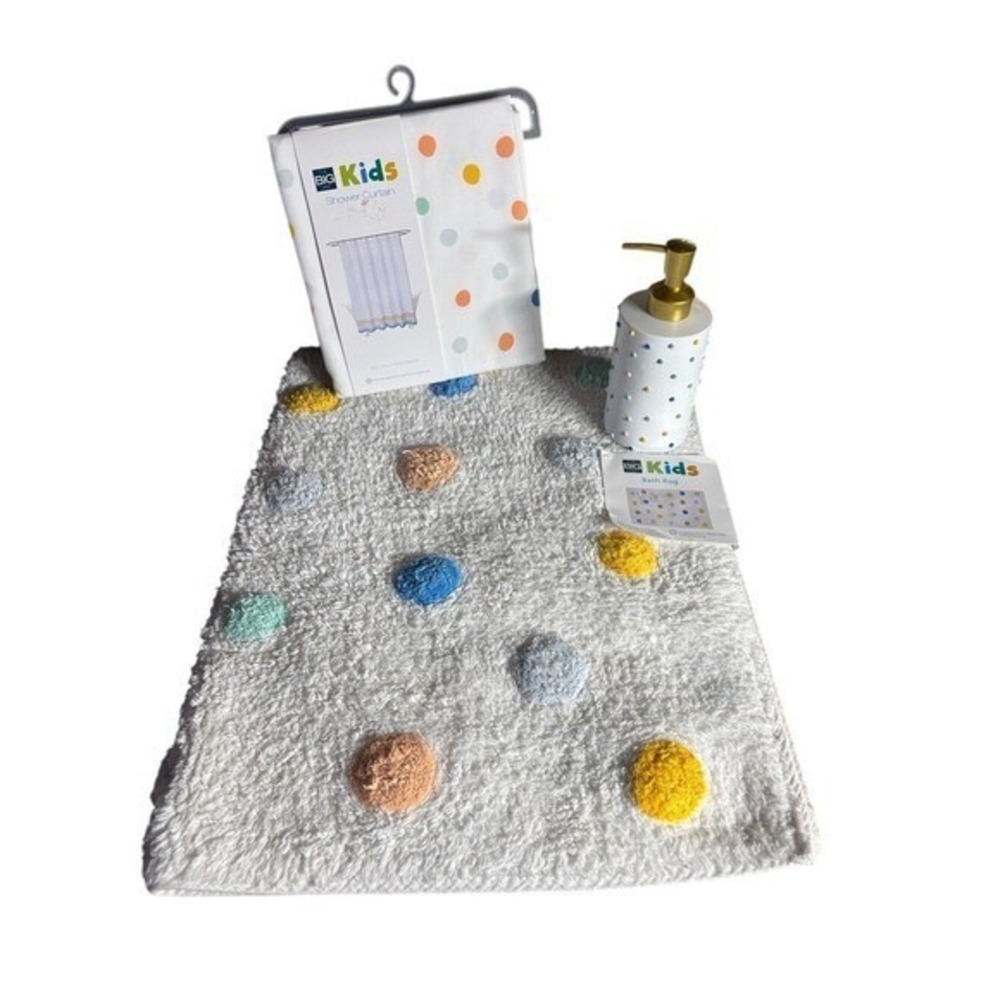 The Big One Polka Dot Bathroom Set Shower Curtain Soap Dispenser & Bath Mat NEW